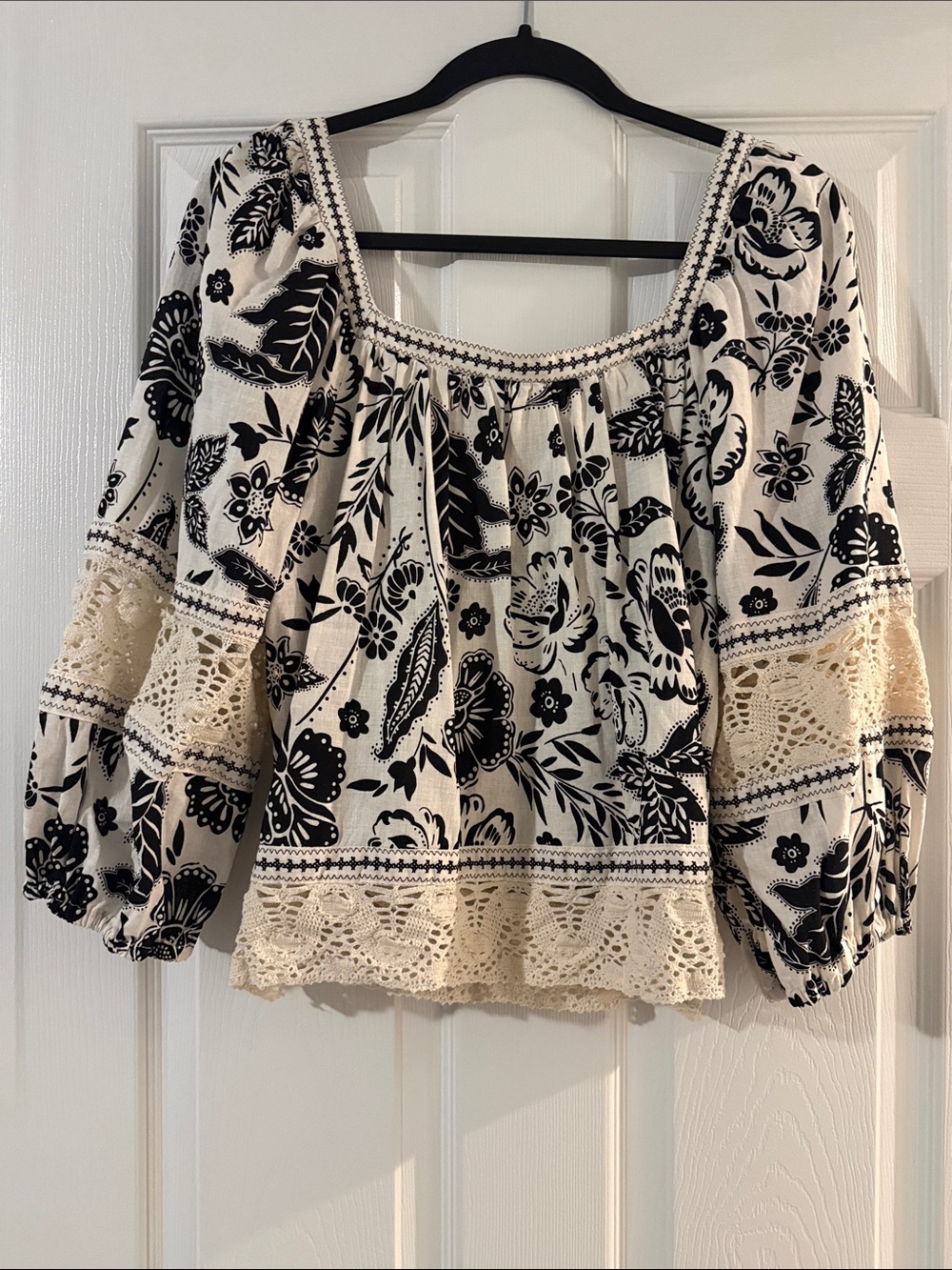 Christian Siriano Black & Cream Floral Lace Peasant Blouse - Picture 2 of 2